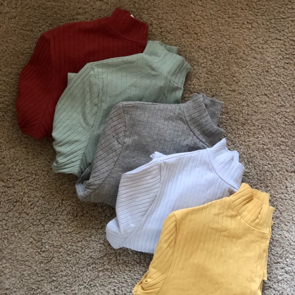 Mock neck long sleeve rib tee